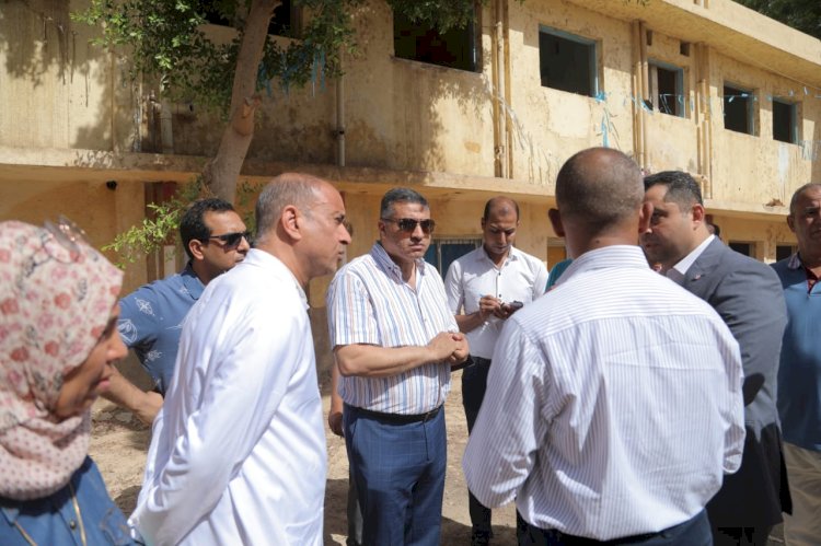 محافظ قنا يتفقد الحملة الميكانيكية والترعة المغطاة بنقادة
