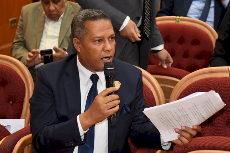 النائب محمد حمزة يطالب بحلول عاجلة لأزمة المواصلات بالإسكندرية