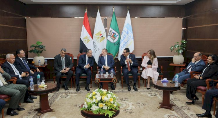 "عبدالله وقنصوة" يفتتحان عددًا من المشروعات والوحدات الطبية بالمعهد القومي للأورام بعد تطويرها
