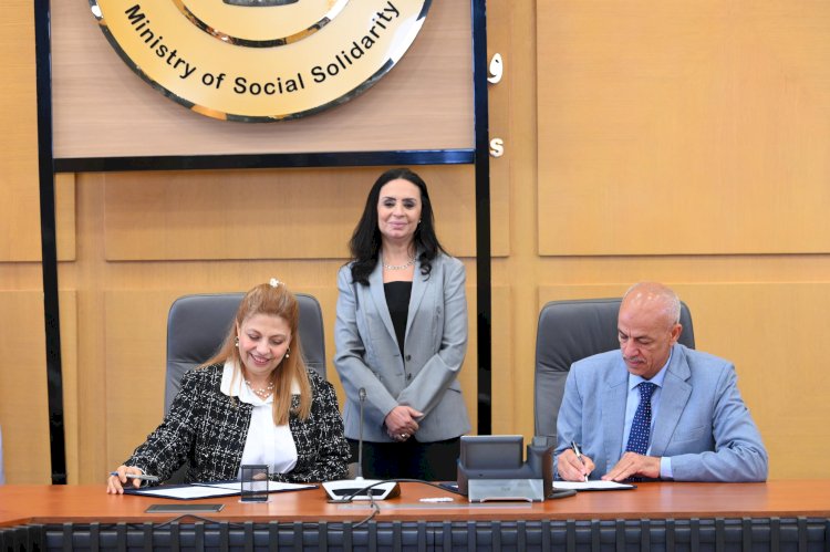 "مايا"عقود تمويل لمشروعات متناهية الصغر بين صندوق دعم الصناعات الريفية ومؤسسات أهلية