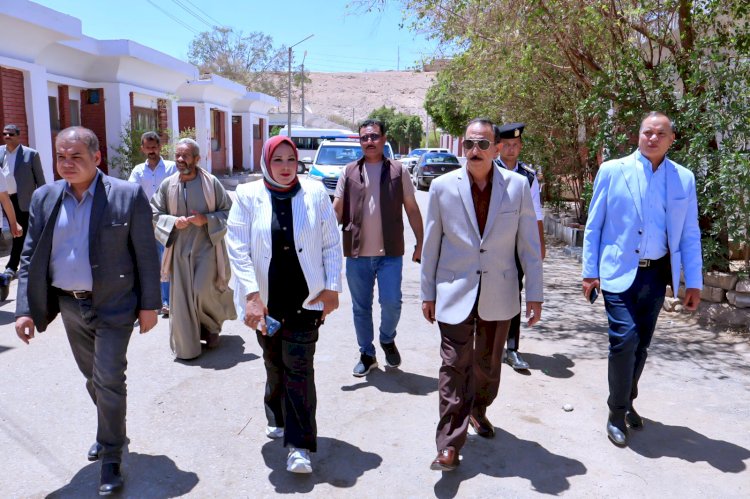 محافظ سوهاج يتفقد عددًا من المشروعات والمنشآت الخدمية والتنموية بحي الكوثر
