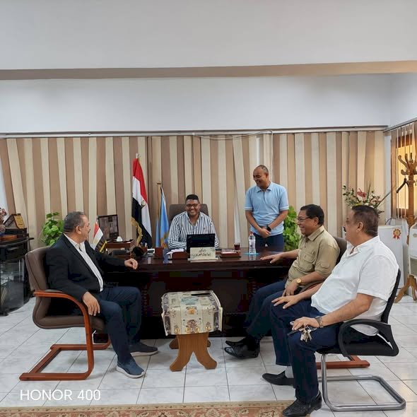 مستقبل وطن بالبحر الأحمر يبحث مع الدكتور إسماعيل العربي تطوير الخدمات الصحية