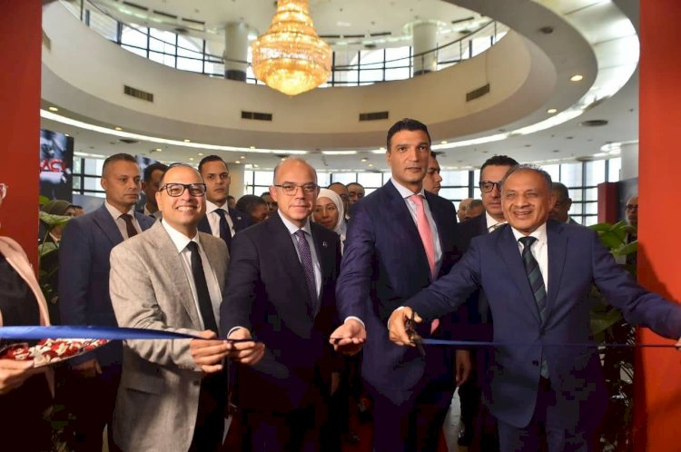 وزير الاستثمار والتجارة الخارجية يفتتح معرض الأهرام لسيارات النقل 2026