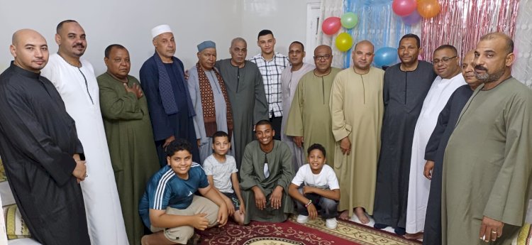 ألف مبروك خطوبة الأستاذ أمين عمر أمين سنجاب
