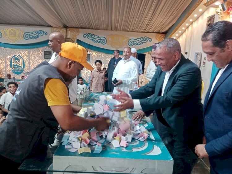في لفته إنسانية ..الحاج طارق أبو محمد يهدي أربع رحلات عمرة بنصف التكلفة بأرمنت