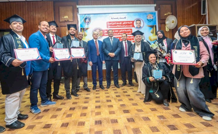رئيس جامعة أسوان يترأس مناقشات الماجستير المهني في إدارة الأعمال