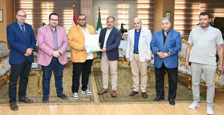 محافظ الشرقية يُكرّم مستشفى فاقوس المركزي لتصدرها اليوم الجراحي الأول