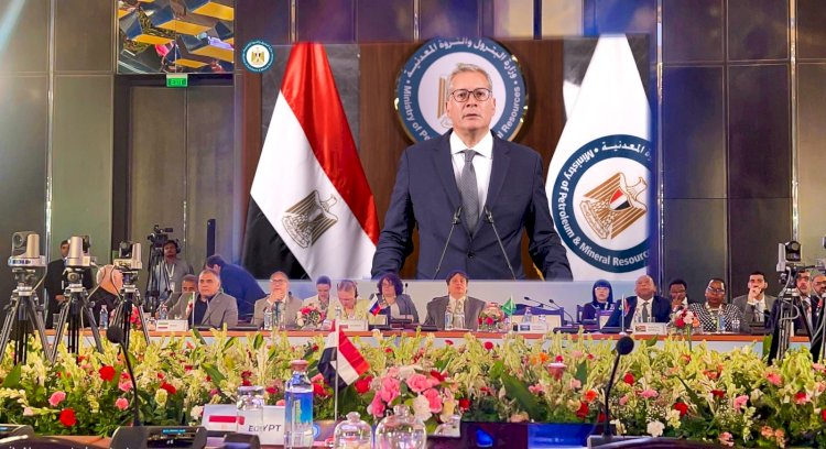 وزير البترول  يشارك في اجتماع وزراء الطاقة بدول البريكس