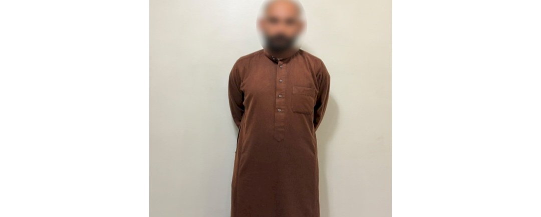 حقيقة فيديو إدعاء عنصر جنائي قيام قوة أمنية بإقتحام منزله والقبض على والده بالقليوبية