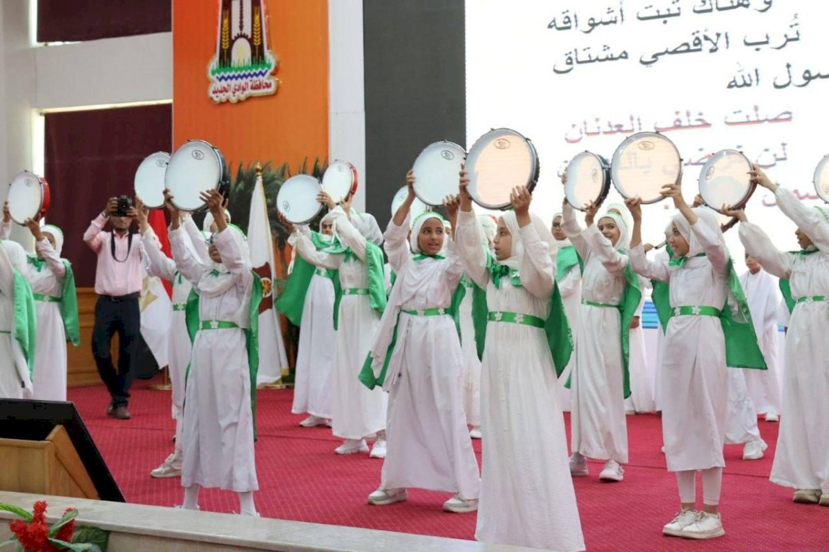 وزير الأوقاف يلتقي بأئمة وواعظات  محافظة الوادي الجديد