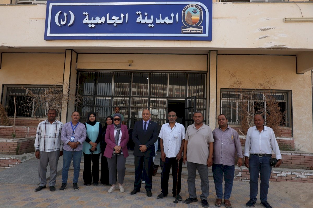 نائب رئيس جامعة قنا يتفقد المدن الجامعية ويتابع انتظام الخدمات