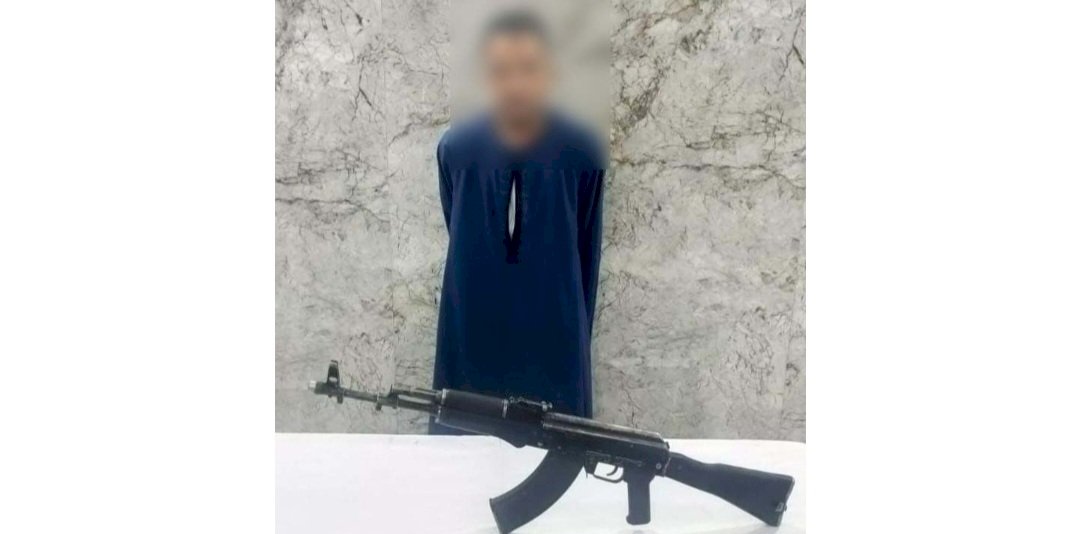نكشف فيديو إطلاق عاطل أعيرة نارية على منزل والده لاعتراضه علي زواج شقيقته بأسيوط