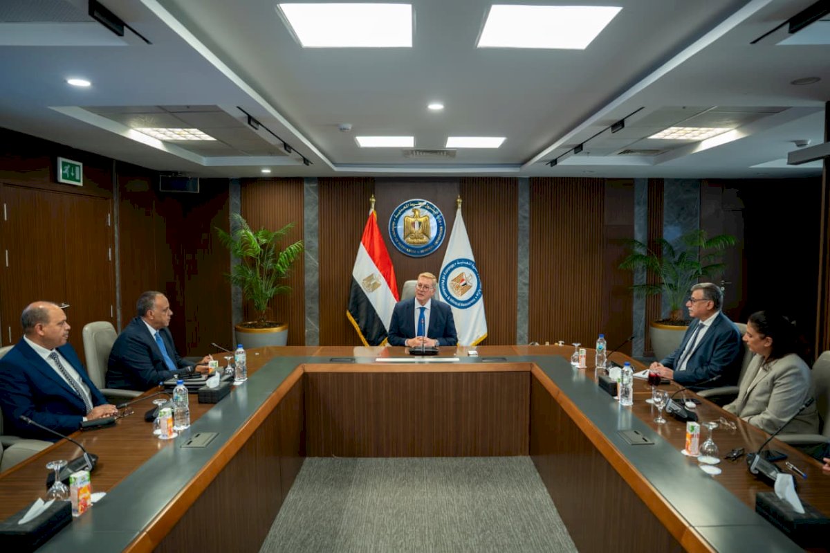 وزير البترول  يتابع مع المجلس التنفيذي لهيئة البترول خطط زيادة الإنتاج وتأمين الإمدادات ورفع كفاءة الأداء