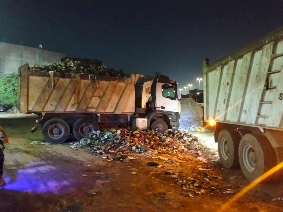 رفع ٢٠٠طن مخلفات الرتش بجوار حرم دائري صفط اللبن