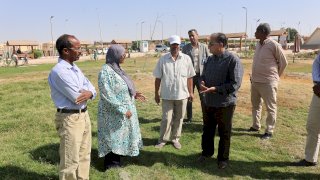 رئيس جامعة قنا يتفقد الحديقة النباتية ويؤكد التوسع في زراعة النباتات